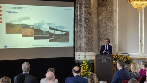 Freisprechung 2025 Vortrag vor Publikum